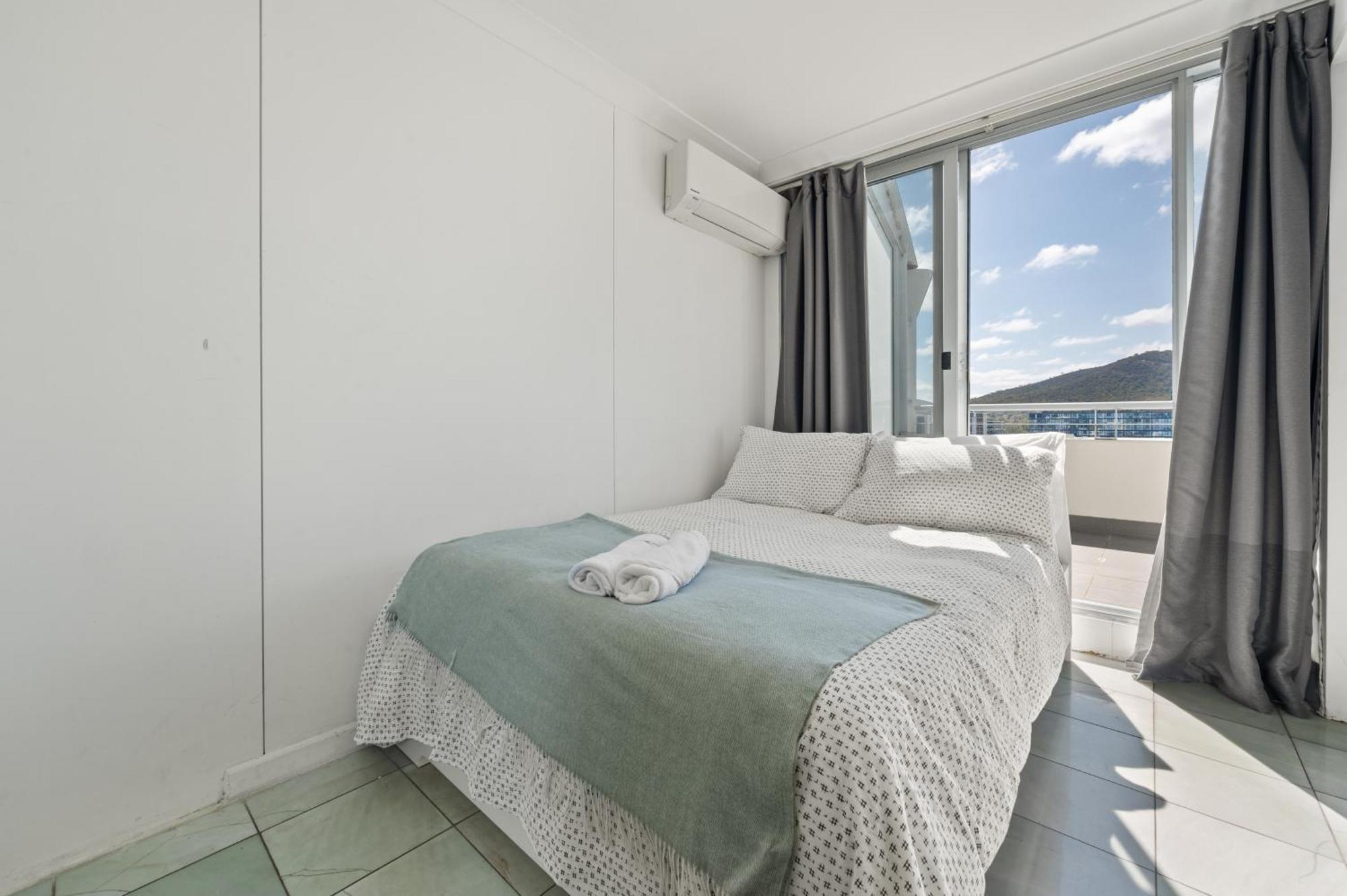 Dana-Private Room In A Shared Duplex Apartment -1 Κανμπέρα Εξωτερικό φωτογραφία