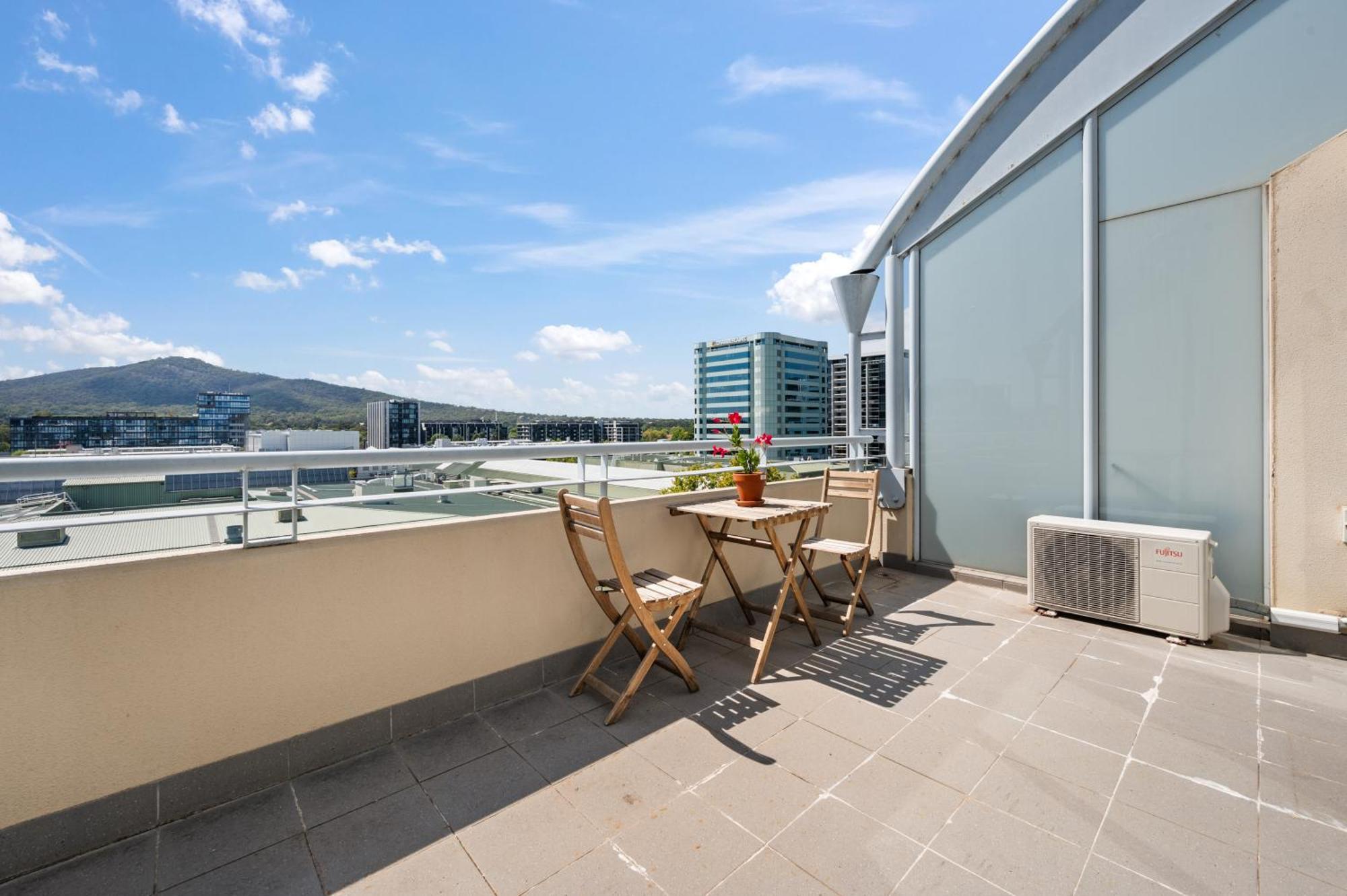 Dana-Private Room In A Shared Duplex Apartment -1 Κανμπέρα Εξωτερικό φωτογραφία