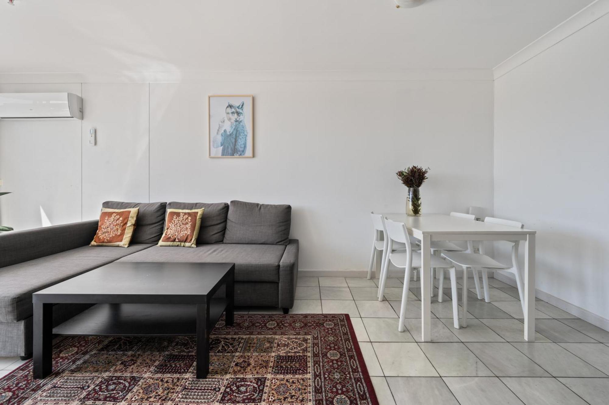 Dana-Private Room In A Shared Duplex Apartment -1 Κανμπέρα Εξωτερικό φωτογραφία