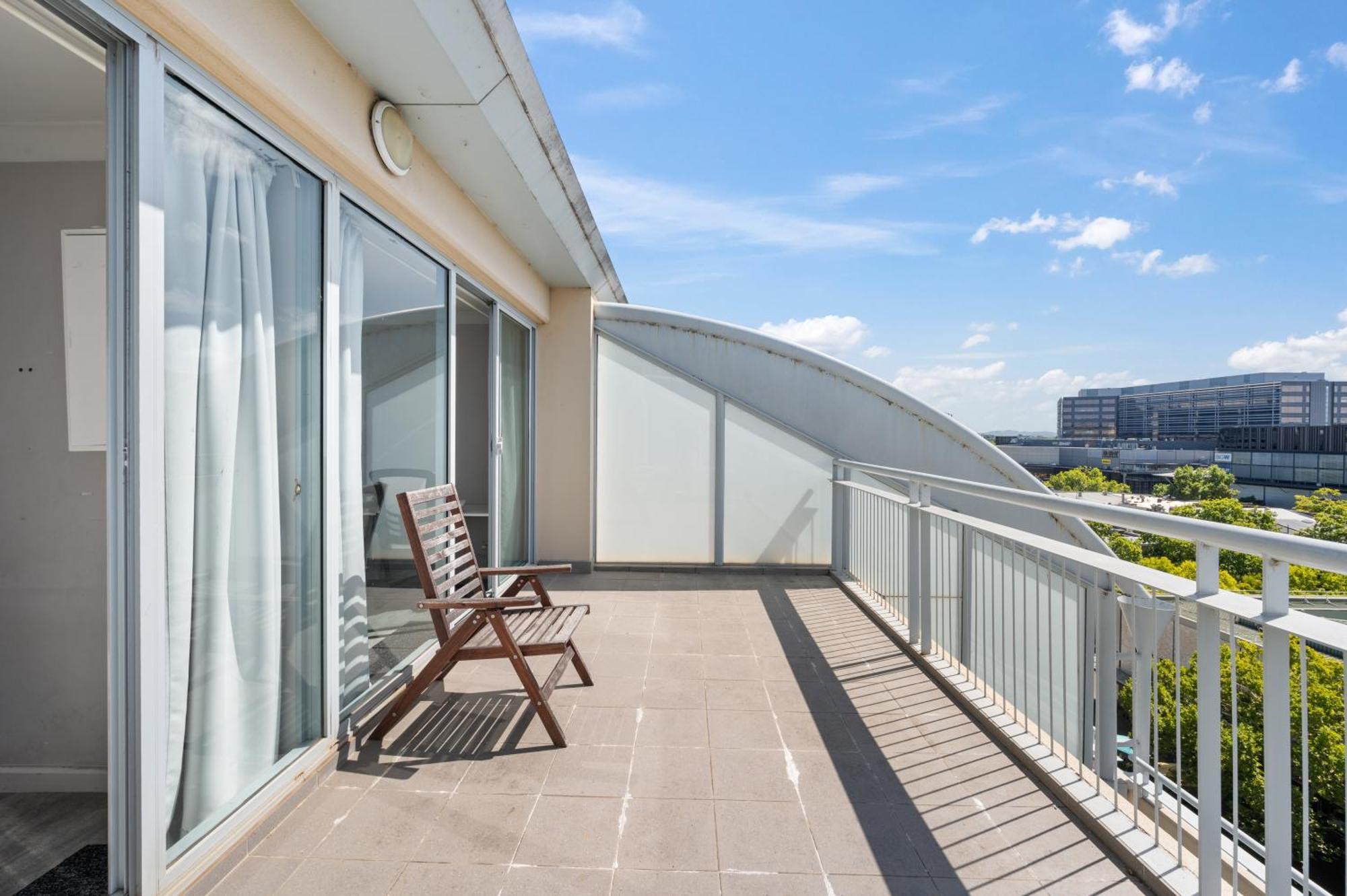 Dana-Private Room In A Shared Duplex Apartment -1 Κανμπέρα Εξωτερικό φωτογραφία