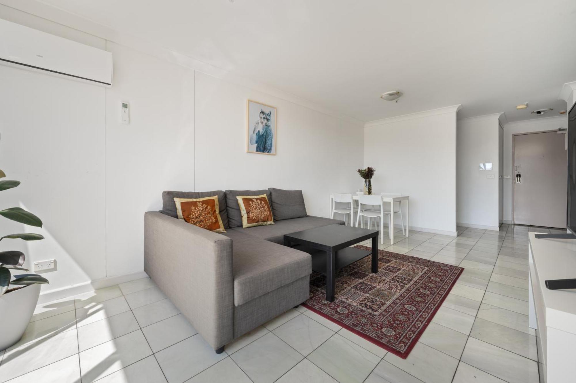 Dana-Private Room In A Shared Duplex Apartment -1 Κανμπέρα Εξωτερικό φωτογραφία